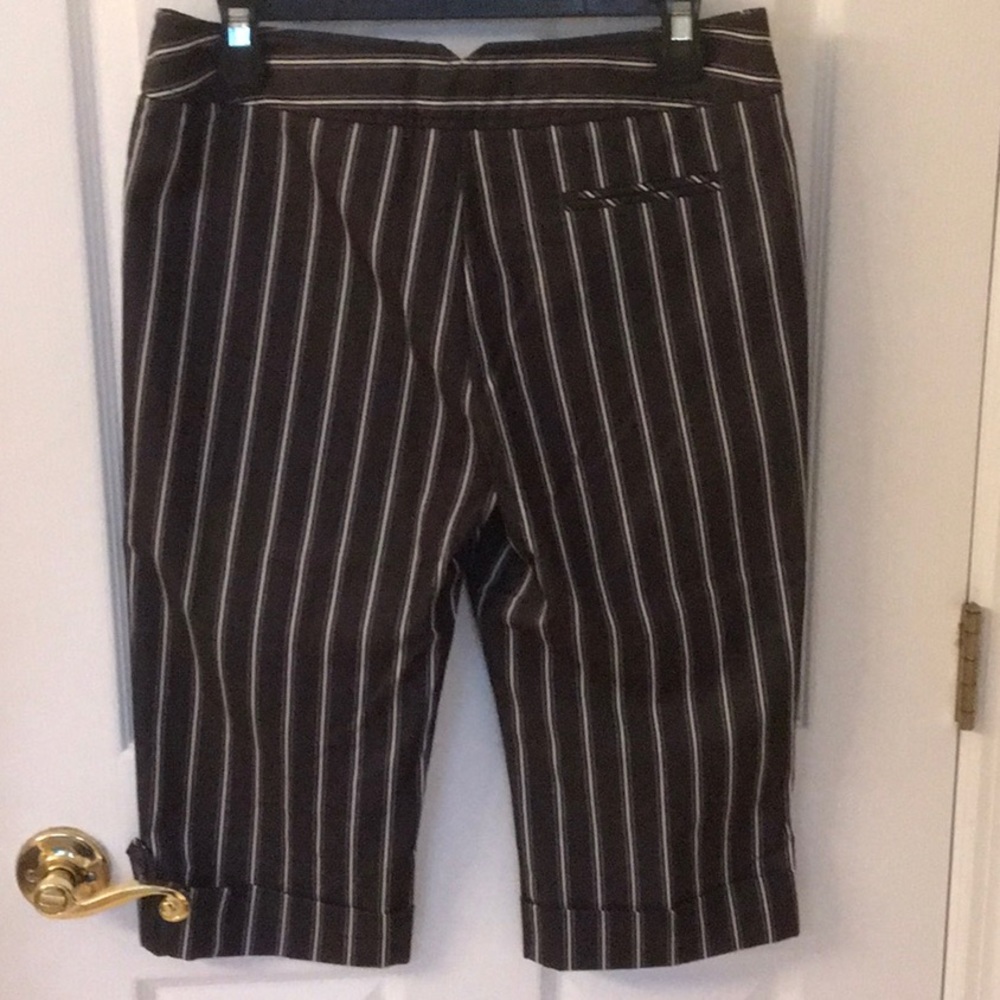 NEW STAR CITY Striped Capri’s gray & beige stripes Sz 9 - Picture 11 of 12